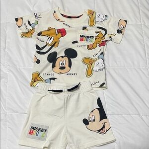 Mickey Mouse matching set.